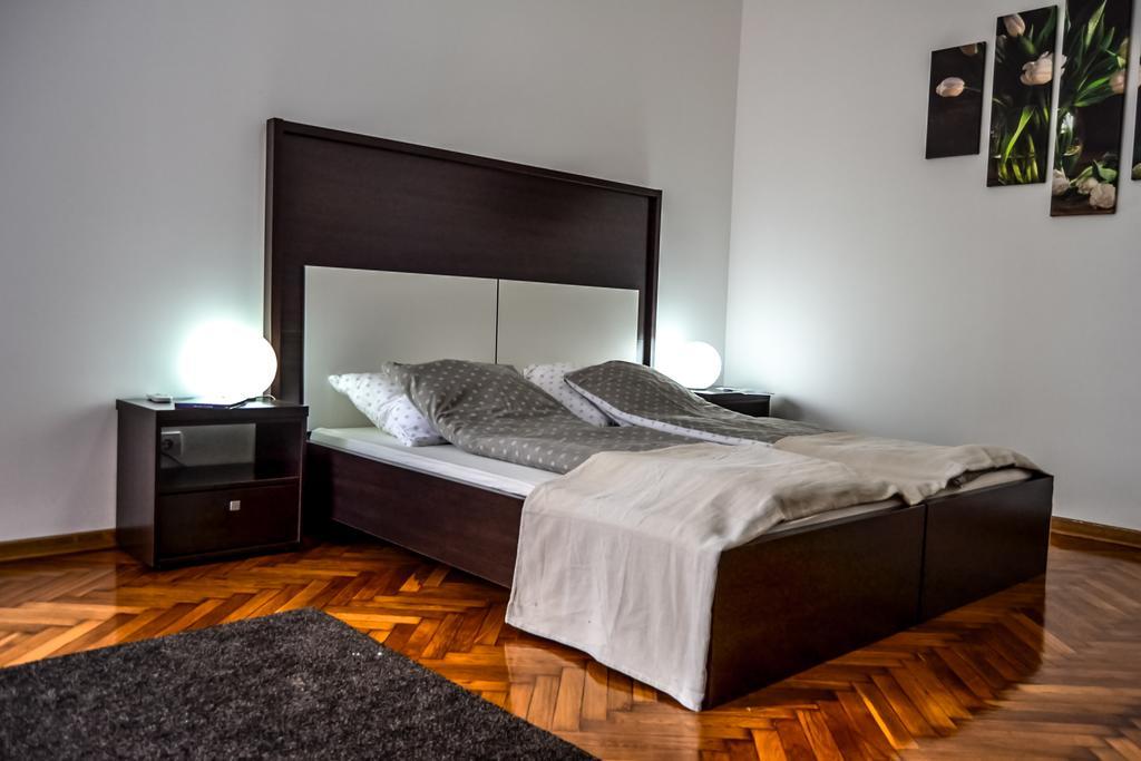 Modena Apartments Újvidék Szoba fotó
