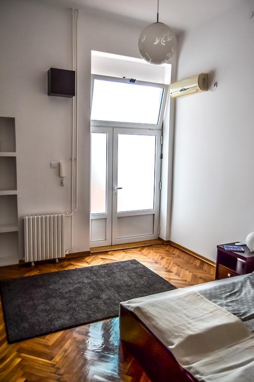 Modena Apartments Újvidék Szoba fotó