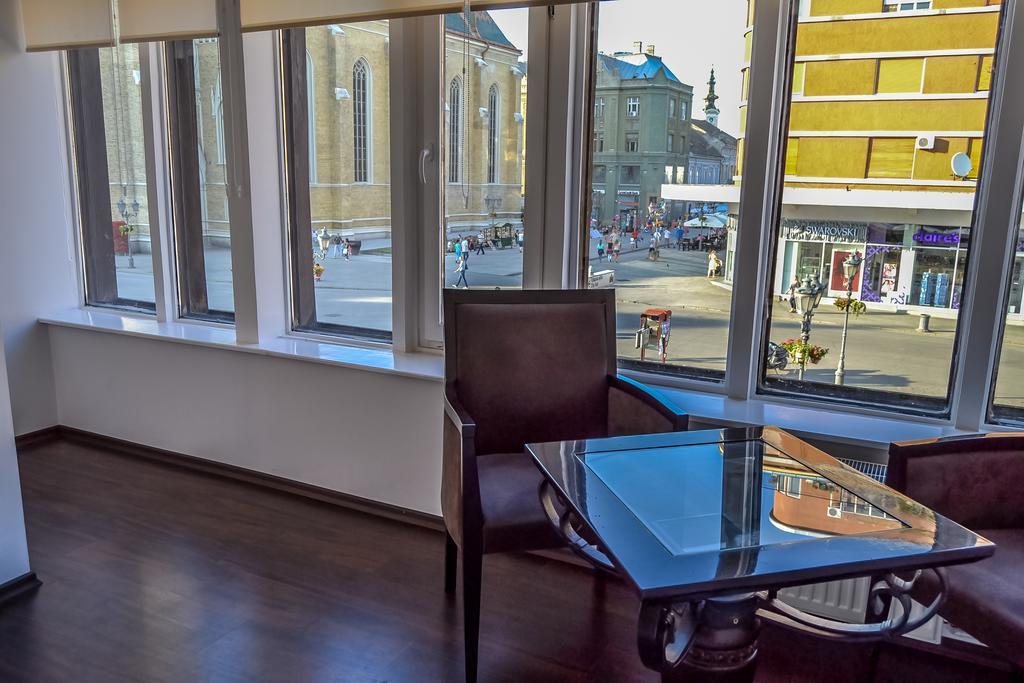Modena Apartments Újvidék Szoba fotó