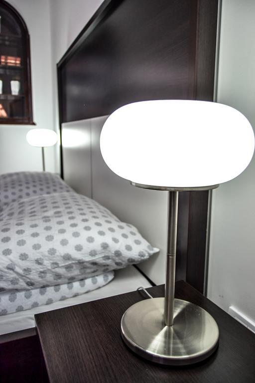 Modena Apartments Újvidék Szoba fotó