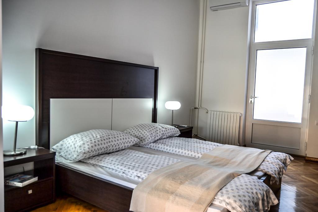Modena Apartments Újvidék Szoba fotó